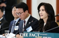  靑 찾은 이부진 '외국인 관광객, 어느 지역에서도 불편 없도록 노력'