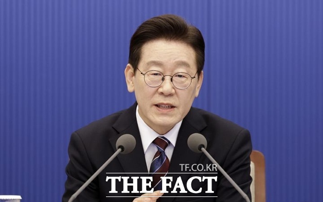 이재명 대통령이 26일 청와대에서 주재한 제25차 수석보좌관회의에서 발언하고 있다. /뉴시스