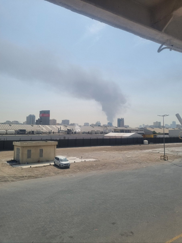 미국·이스라엘과 이란 전쟁 영향으로 호르무즈 해협이 봉쇄된 상황에서 주요 중동 산유국이 생산량을 줄이자, 국제유가가 배럴당 100달러를 넘어섰다. 호르무즈 인접 아랍에미리트 샤르자항. / 전국해상선원노동조합연맹