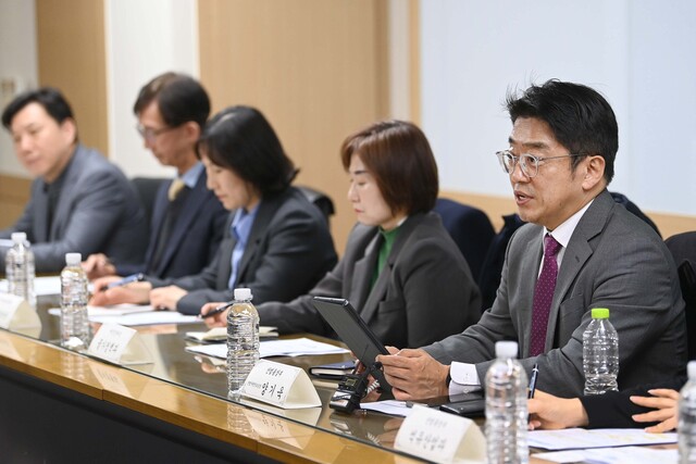 산업통상부는 5일 한국생산성본부에서 ‘석유 수급 및 시장 점검회의’를 열었다. / 산업부