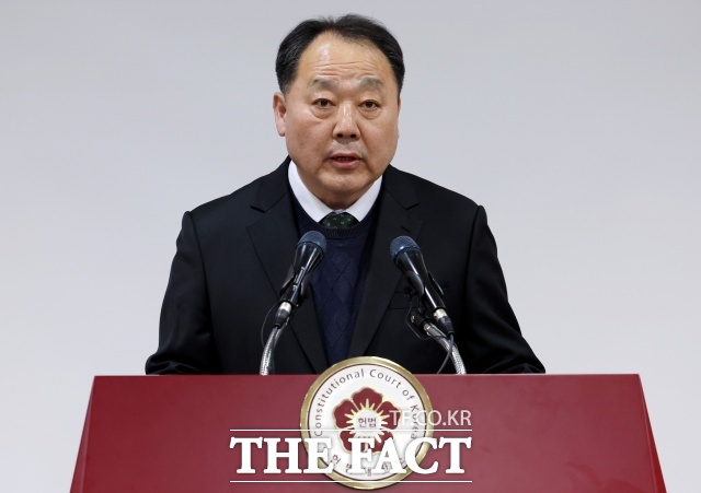 손인혁 헌법재판소 사무처장이 10일 오후 서울 종로구 헌법재판소 별관 브리핑룸에서 열린 기자간담회에 참석해 발언을 하고 있다./뉴시스