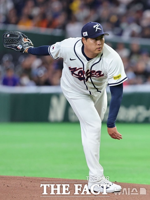 류현진이 도미니카공화국 강타선을 맞아 호투하고 있다. /뉴시스