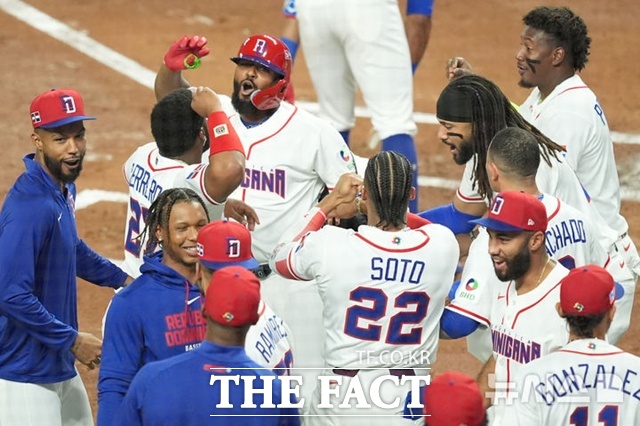 도미니카공화국은 16일(한국시간) WBC 미국과의 준결승에서 2회말 주니어 카미네로가 선제 홈런을 날렸지만 아쉽게 역전패했다. /마이애미=AP.뉴시스