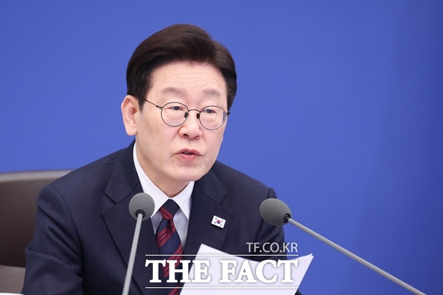 이재명 대통령이 19일 청와대에서 주재한 제28차 수석보좌관회의에서 발언하고 있다. /뉴시스