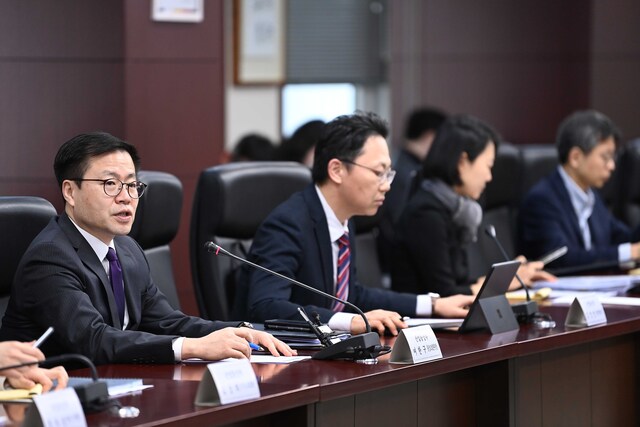 산업통상부는 제55차 통상추진위원회와 미 301조 민관합동 태스크포스(TF) 회의를 열고 대응방안을 20일 논의했다. / 산업부