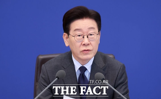 이재명 대통령이 24일 청와대에서 주재한 제11회 국무회의에서 발언하고 있다. /뉴시스