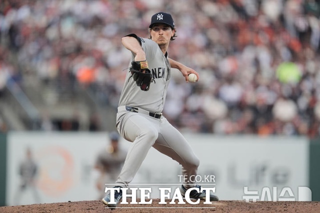 뉴욕 양키스 맥스 프리드가 26일(한국시간) 샌프란시스코 자이언츠와의 2026시즌 개막전서 호투하고 있다. 프리드는 6 1/3이닝 2피안타 무실점으로 승리투수가 됐다. /샌프란시스코=AP..뉴시스
