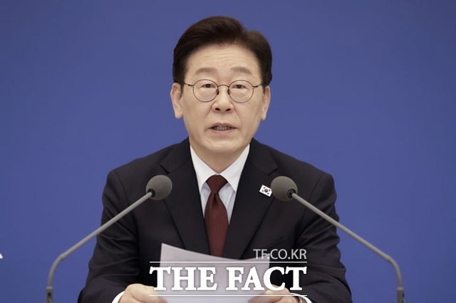 이재명 대통령이 26일 오전 청와대에서 주재한 제2차 비상경제점검회의에서 발언하고 있다. /뉴시스