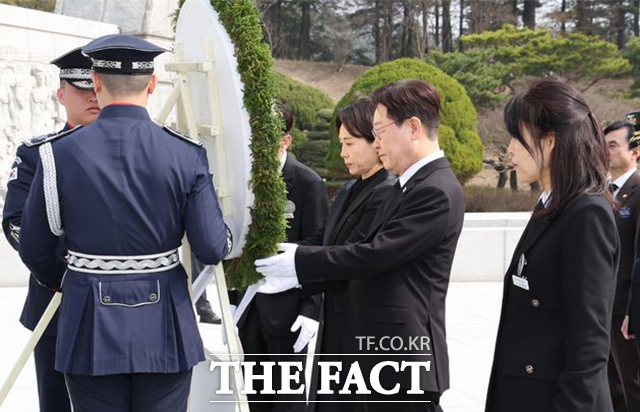 이재명 대통령이 27일 국립대전현충원에서 열린 제11회 서해수호의 날 기념식에 참석해 기념사를 하고 있다. /뉴시스