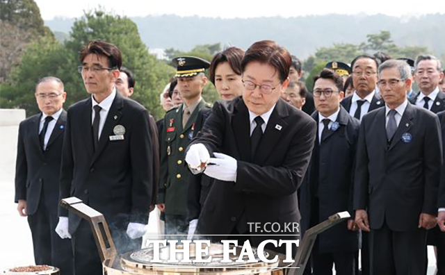 이재명 대통령이 27일 국립대전현충원에서 열린 제11회 서해수호의 날 기념식에 참석해 기념사를 하고 있다. /뉴시스