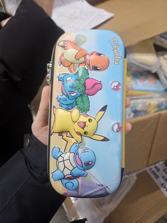 국가기술표준원과 관세청은 지난달 9일부터 3주간 실시한 수입 어린이 제품 통관 단계 안전성 집중검사 결과를 30일 발표했다. 사진은 KC 인증 등을받지 않은 제품. / 국표원