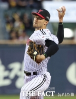  ‘우승 후보’는 ‘금기어’인가…LG-삼성 동반 부진, ‘첫 승’이 이렇게 어렵나