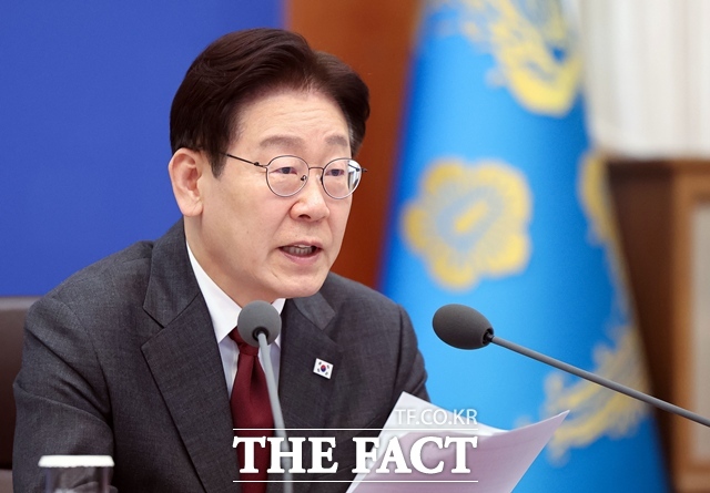 이재명 대통령이 1일 청와대에서 주재한 제3차 비상경제점검회의에서 발언하고 있다. /뉴시스