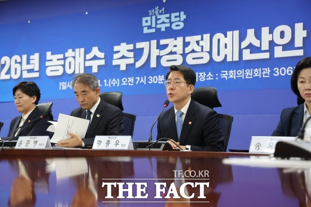 윤준병 국회 농해수정책조정위원장은 1일 국회에서 열린 2026년 농림축산식품해양수산위원회 추가경정예산안 당정협의회 직후 기자들과 만나 