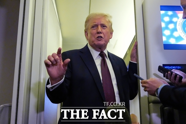 미국과 이란이 파키스탄 이슬라마바드에서 고위급 직접 협상을 이어갔지만 입장 차이를 좁히지 못한 채 추가 논의를 이어갈 전망이다. /AP·뉴시스