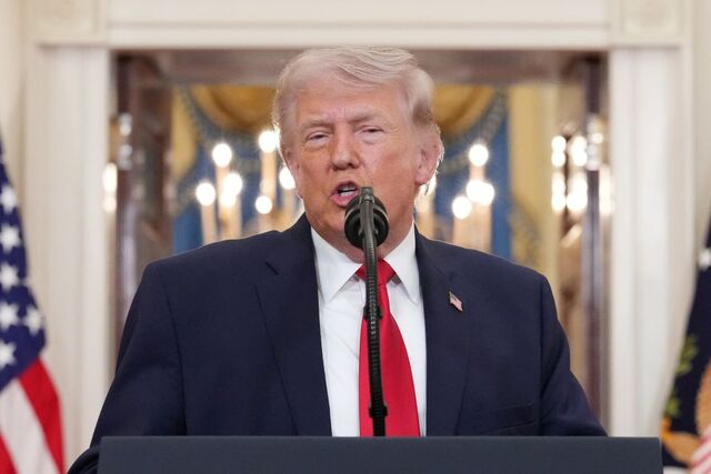 도널드 트럼프 미국 대통령이 5일(현지시간) 이란과의 호르무즈 해협 개방 협상 시한을 당초 예고했던 6일에서 하루 늦춘 7일 저녁으로 연장했다. / AP·뉴시스