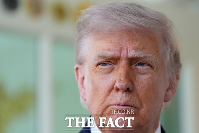 도널드 트럼프 미국 대통령은 23일(현지 시간) 이스라엘과 레바논 휴전이 3주 연장될 것이라고 밝혔다. /AP·뉴시스