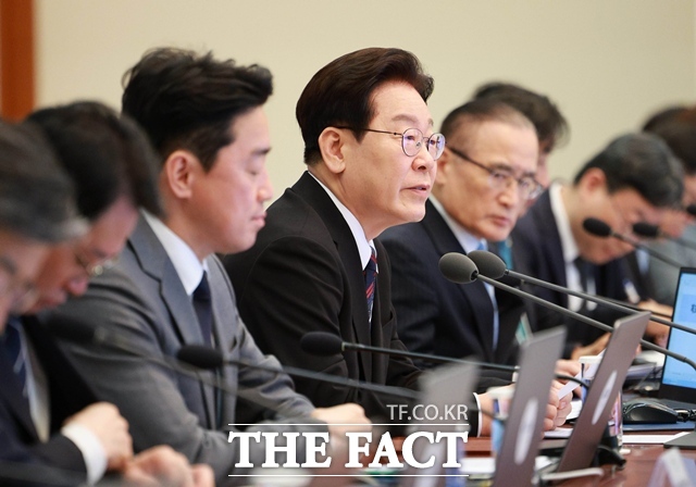 이재명 대통령이 16일 청와대에서 주재한 제30차 수석보좌관회의에서 발언하고 있다. /뉴시스