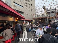  봄 맞아 '낭만 야장' 활기…주민 민원에 자치구는 골치