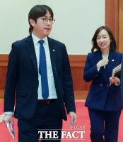  李 대통령, '보궐선거 출마' 하정우·전은수 사직서 재가