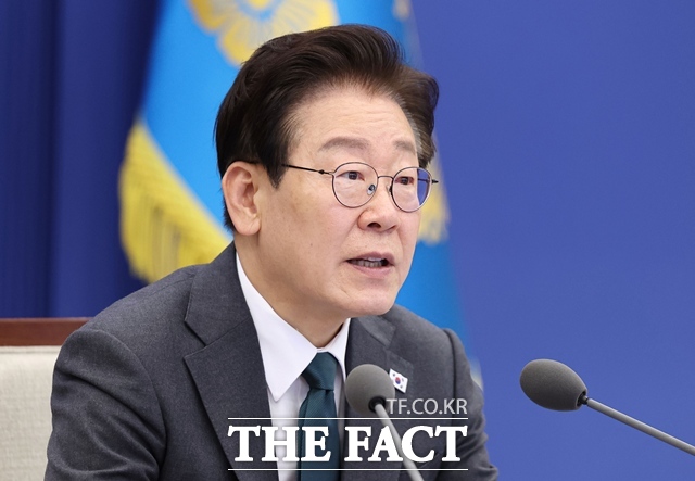 이재명 대통령이 7일 청와대에서 주재한 제32차 수석보좌관회의에서 발언하고 있다. /뉴시스