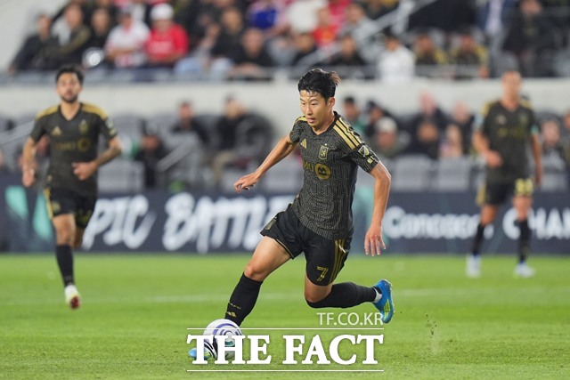 LAFC의 손흥민이 14일 세인트루이스와 2026 MLS 13라운드에서 풀타임 출전했으나 팀의 1-2 패배를 막지 못했다. /AP.뉴시스