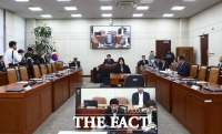  정부·與 불참 속 나무호 긴급질의…국방위원장 