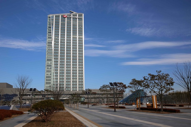 한국전력은 12일 S&P 글로벌이 발표한 ‘2026년 다우존스 베스트 인 클래스(DJBIC) 아시아 퍼시픽 지수’에 12년 연속 편입됐다. / 한전