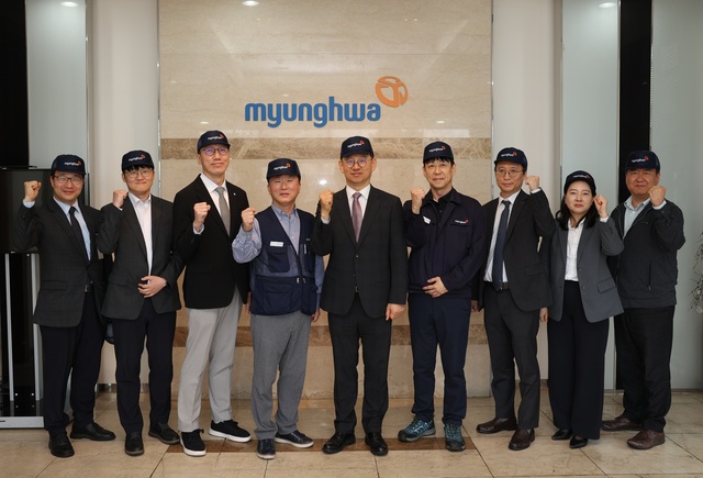 한국산업기술진흥원(KIAT)은 지난 11일 경기 안산시에 있는 자동차 부품기업 명화공업을 찾아 ‘산업 AI 솔루션 실증·확산 사업’ 추진 현황을 점검하고 현장 의견을 청취했다. / KIAT