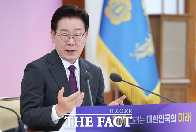 이재명 대통령이 21일 청와대에서 주재한 대통령 소속 자문회의·위원회 간담회에서 발언하고 있다. /뉴시스