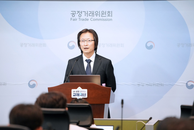 주 위원장은 지난 26일 세종정부청사 인근 식당에서 열린 정부 출범 1주년 기자간담회에서
