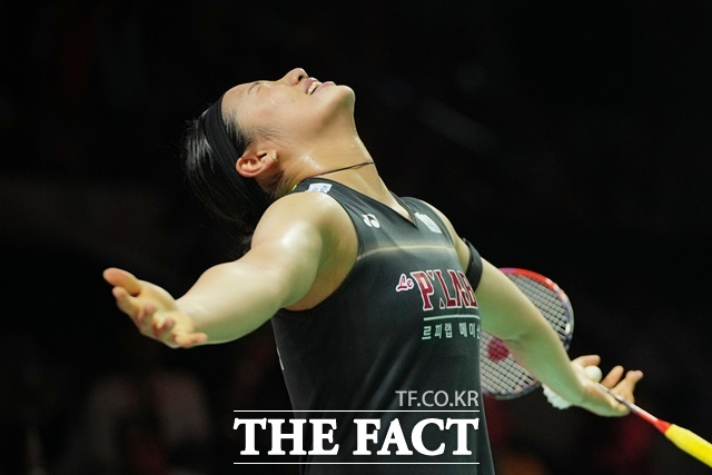 대한민국 배드민턴의 간판이자 세계 랭킹 1위 안세영(24·삼성생명)이 7일 2026 BWF 인도네시아 오픈을 우승, 대회 2연패와 함께 2주 연속 우승의 금자탑을 쌓으며 또 한 번 세계 배드민턴 역사에 굵직한 이정표를 세웠다./자카르타=AP.뉴시스