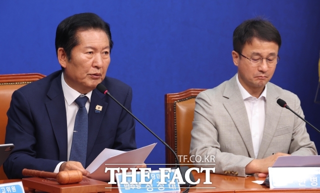 정청래 더불어민주당 대표가 10일 오전 서울 여의도 국회에서 열린 최고위원회의에서 발언을 하고 있다. /뉴시스
