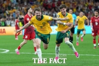  호주, 튀르키예 2-0 제압…20년 만에 월드컵 첫판 승리