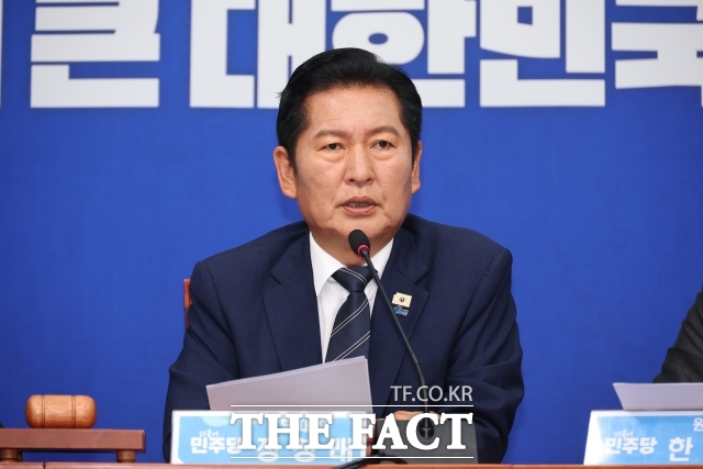 정청래 더불어민주당 대표가 15일 여의도 국회에서 열린 최고위원회의에서 발언하고 있다. /뉴시스