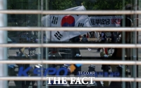  폭행에 흉기까지…개표소 봉쇄 시위 갈수록 격화