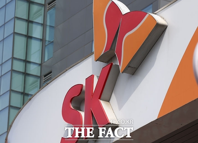 SK에너지는 공급가 사전 고지 및 사후 정산 폐지를 골자로 한 새로운 가격 정책과 함께 경윳값 50원 인하와 같은 생계형 운수 사업자 지원 방안을 도입한다고 22일 밝혔다. /뉴시스