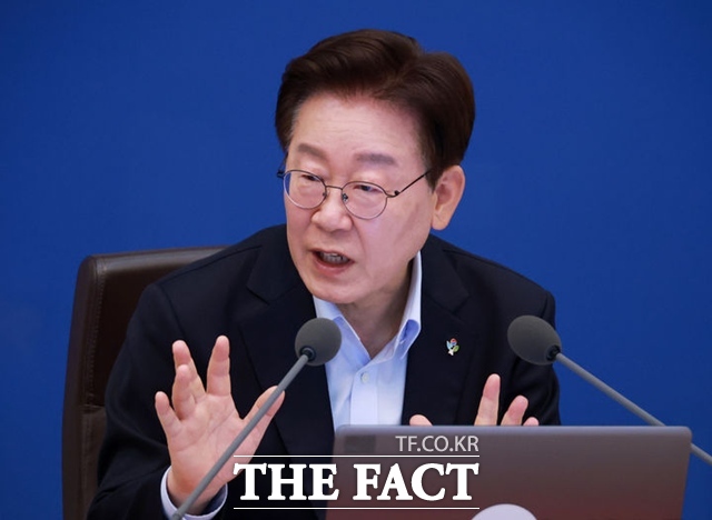 이재명 대통령이 23일 청와대에서 주재한 제27회 국무회의 겸 제12차 비상경제점검회의에서 발언하고 있다. /뉴시스
