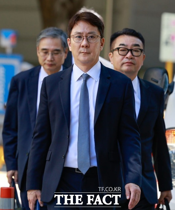 전진배 JTBC 대표이사가 23일 서울 서초구 서울회생법원에서 열린 중앙그룹 계열사 기업 회생신청 대표자 심문기일에 출석하고 있다./뉴시스