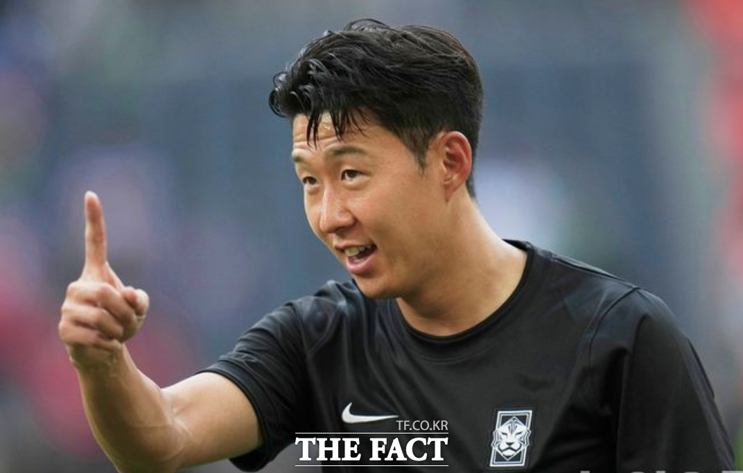 홍명보 감독이 이끄는 대한민국 축구대표팀은 25일(한국시간) 2026 국제축구연맹(FIFA) 북중미 월드컵 조별리그 A조 3차전에서 후반전 시작과 함께 손흥민과 김진규, 옌스 카스트로프를 교체 투입했다. /AP. 뉴시스