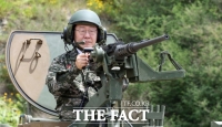  [주간政談<상>] '탕! 탕!' 해병대가 인정…군통수권자의 사격