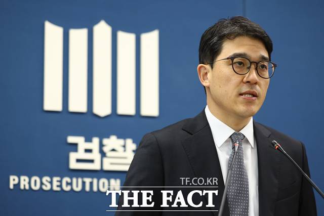 서울중앙지검 공정거래조사부(나희석 부장검사)는 6일 공정거래법위반 등 혐의로 SK에너지·GS칼텍스·에쓰오일·HD현대오일뱅크 등 4대 정유사 법인을 기소했다고 밝혔다. /뉴시스