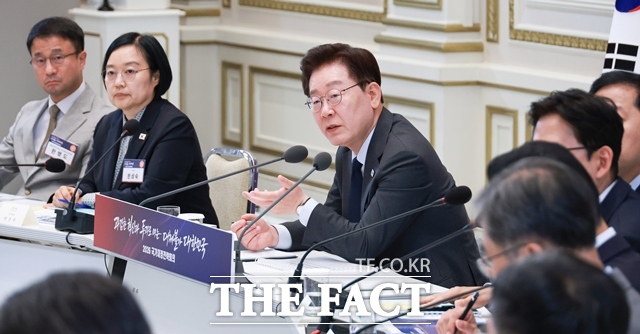 이재명 대통령이 13일 청와대 영빈관에서 주재한 2026년 국가재정전략회의에서 발언하고 있다. /뉴시스