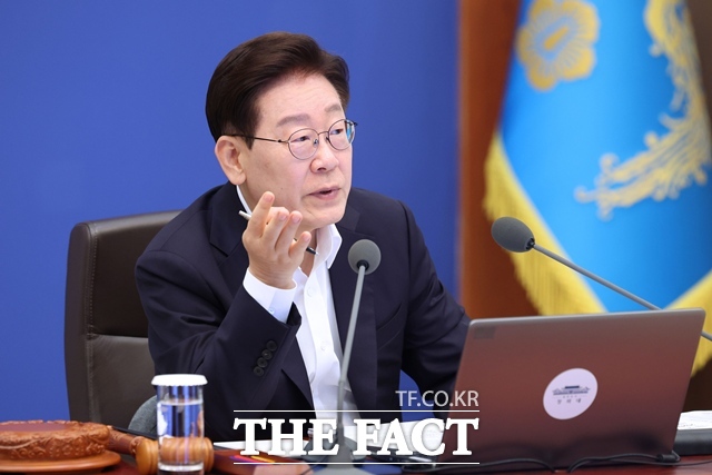 이재명 대통령이 14일 청와대에서 주재한 제30회 국무회의에서 발언하고 있다. /뉴시스