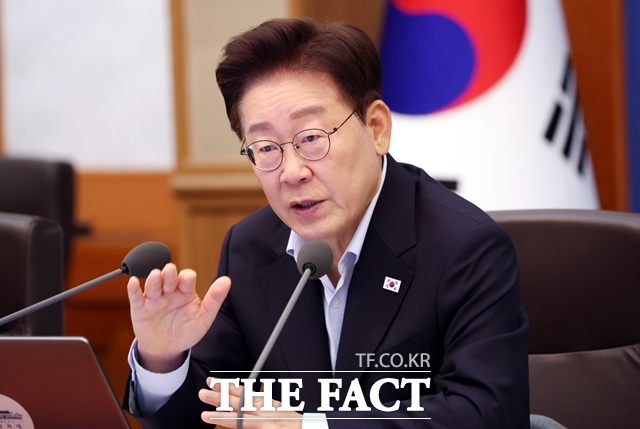 오는 23일 이재명 대통령이 주재하는 부동산 국민 대토론회가 열린다. 사진은 이재명 대통령이 지난 21일 청와대에서 주재한 제31회 국무회의에서 발언하고 있다. /뉴시스