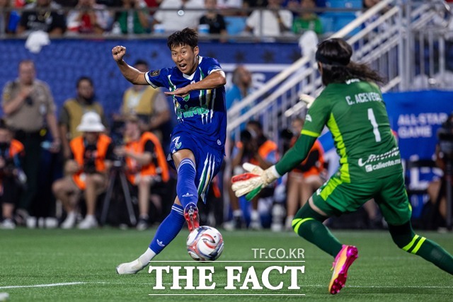 전반 20분 1-1 동점골을 기록하고 있는 MLS 올스타팀의 손흥민./샬럿(미 노스캐롤라이나주)=AP.뉴시스