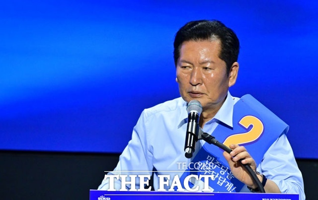 더불어민주당 8·17 전당대회 당대표 선거 부산·울산·경남 지역 권리당원 선거인단 투표 결과 정청래 후보가 1위를 차지했다. /뉴시스
