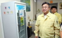  윤호중 장관, 이주노동자 쉼터 방문…착한가격업소 업무협약도