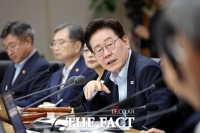  李 