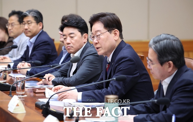 이재명 대통령이 14일 청와대에서 주재한 청년정책 대전환을 위한 청년정책 전문가 간담회에서 발언하고 있다. /뉴시스